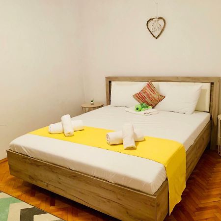טימישוארה Ultracentral Apartment With All You Need: Wifi, Tv, Ac, Washer, Coffe מראה חיצוני תמונה