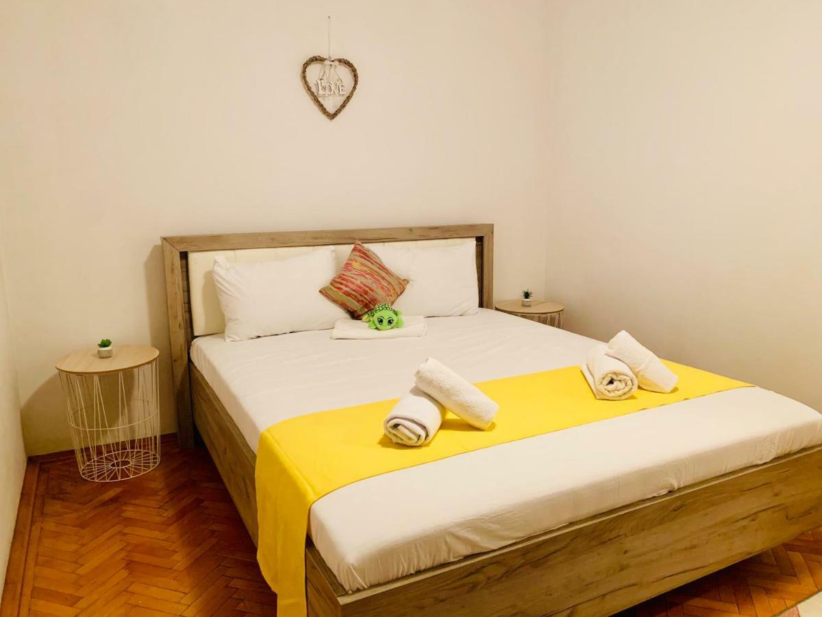 טימישוארה Ultracentral Apartment With All You Need: Wifi, Tv, Ac, Washer, Coffe מראה חיצוני תמונה