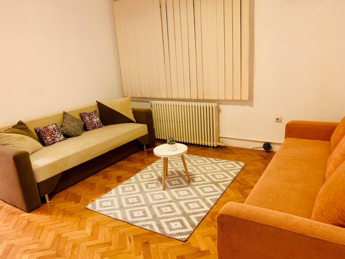 טימישוארה Ultracentral Apartment With All You Need: Wifi, Tv, Ac, Washer, Coffe מראה חיצוני תמונה