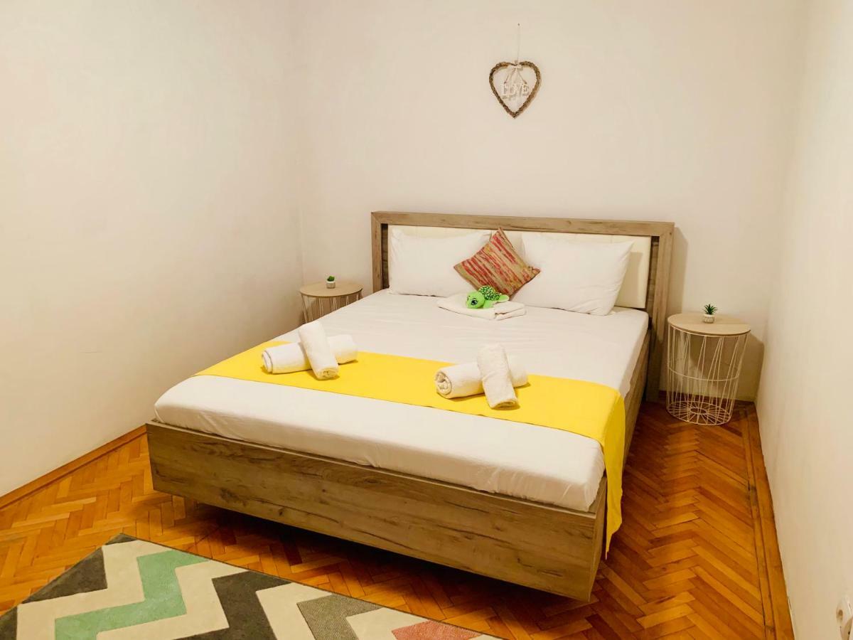 טימישוארה Ultracentral Apartment With All You Need: Wifi, Tv, Ac, Washer, Coffe מראה חיצוני תמונה