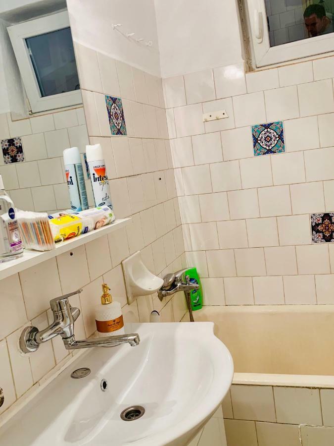 טימישוארה Ultracentral Apartment With All You Need: Wifi, Tv, Ac, Washer, Coffe מראה חיצוני תמונה